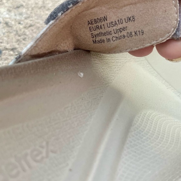 Aetrex Women's Rita Adjustable Thong Sandal - Snake size 10 - Picture 4 of 4